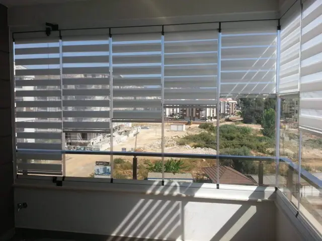 Cam Balkon Perdesi